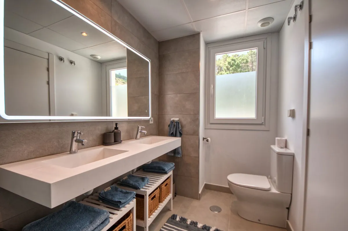 6d109db5-3756-449b-838a-3233991e407d