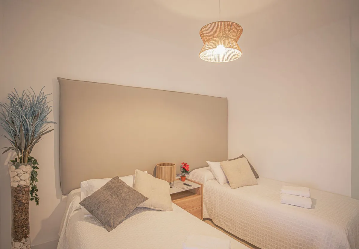 b5efd0b5-88e8-417c-a6af-b0e6bdc1e850