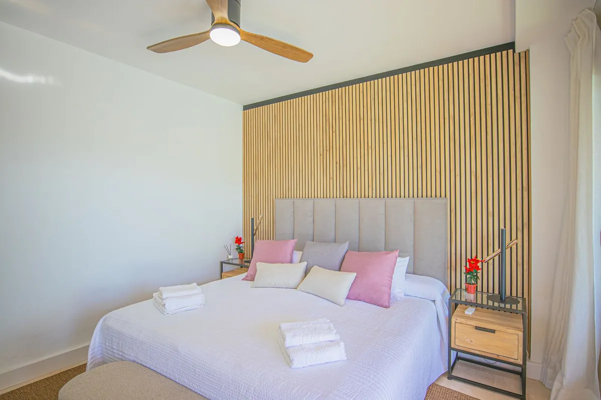 b6566b9a-814a-4a27-84c0-7d461cb90451