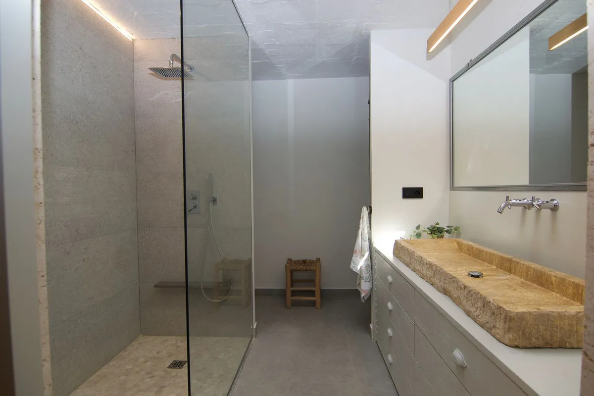 f6bc357c-deb7-4dd9-b43d-947e109f26b4