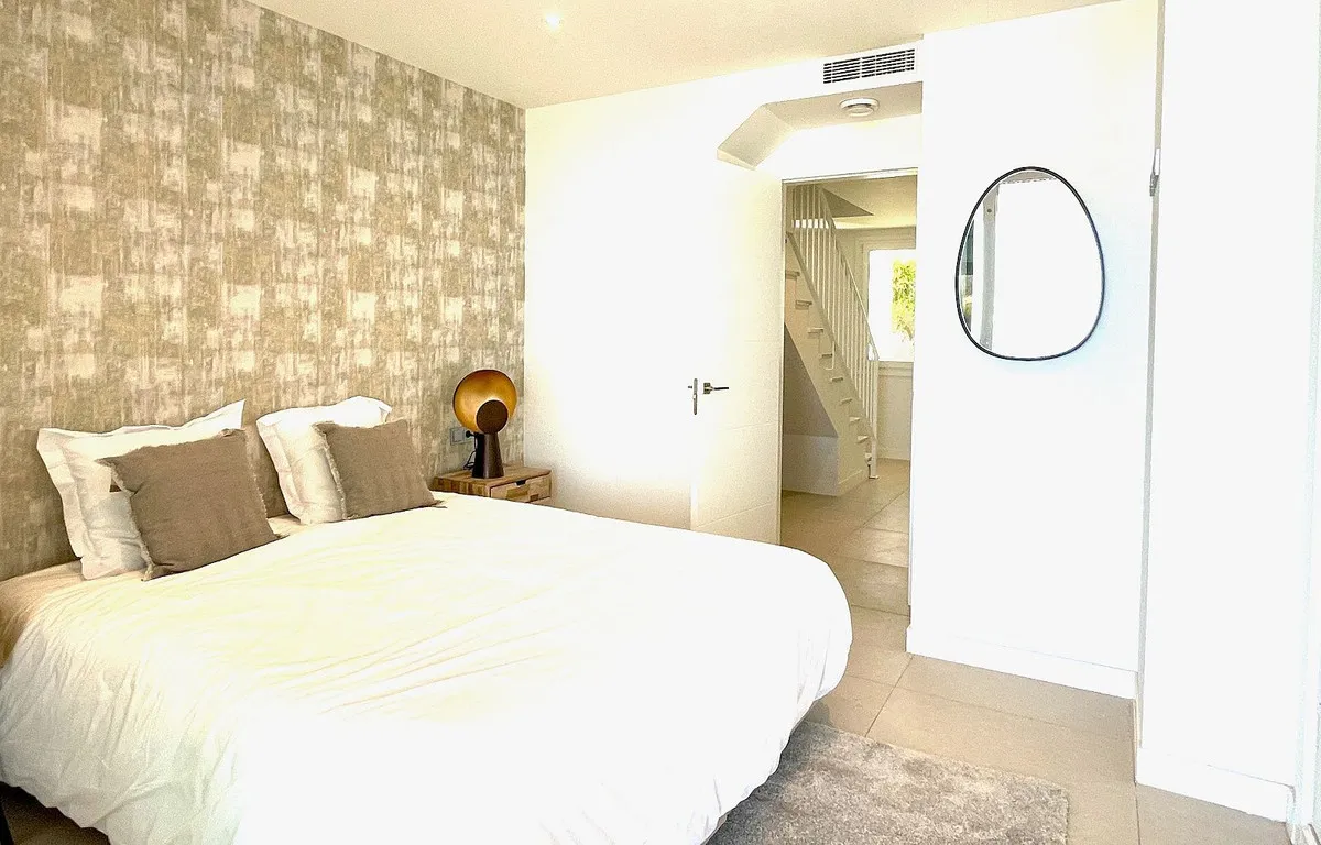 20085f7b-4fca-4145-8cda-36400972adbd