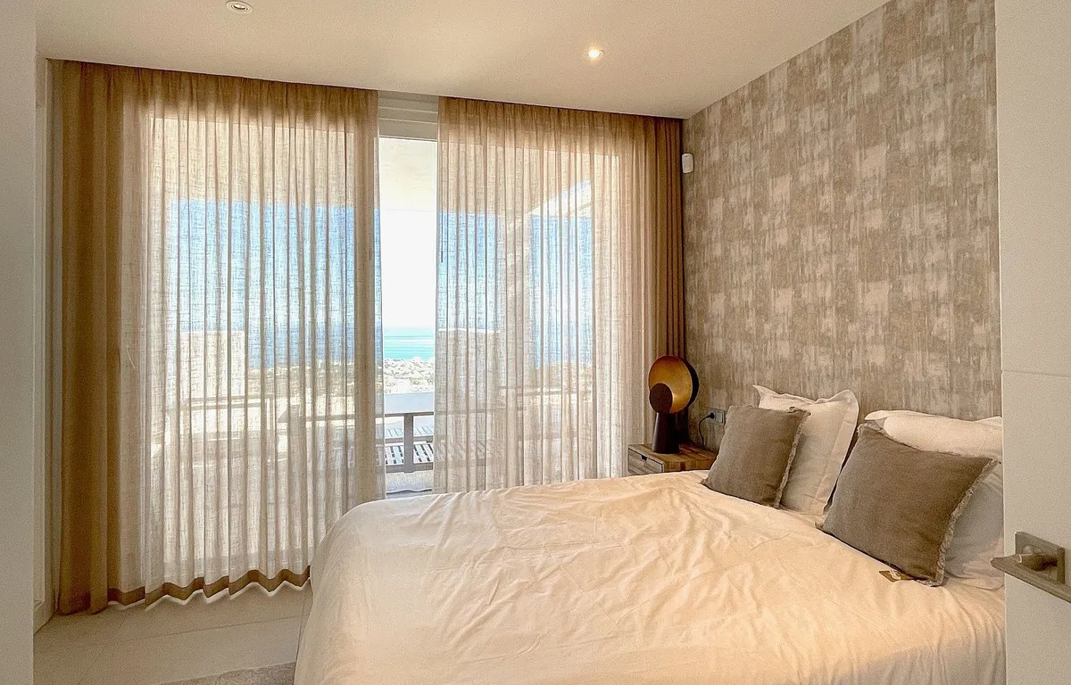 65c06310-5d98-47d6-a733-6092e2cac254