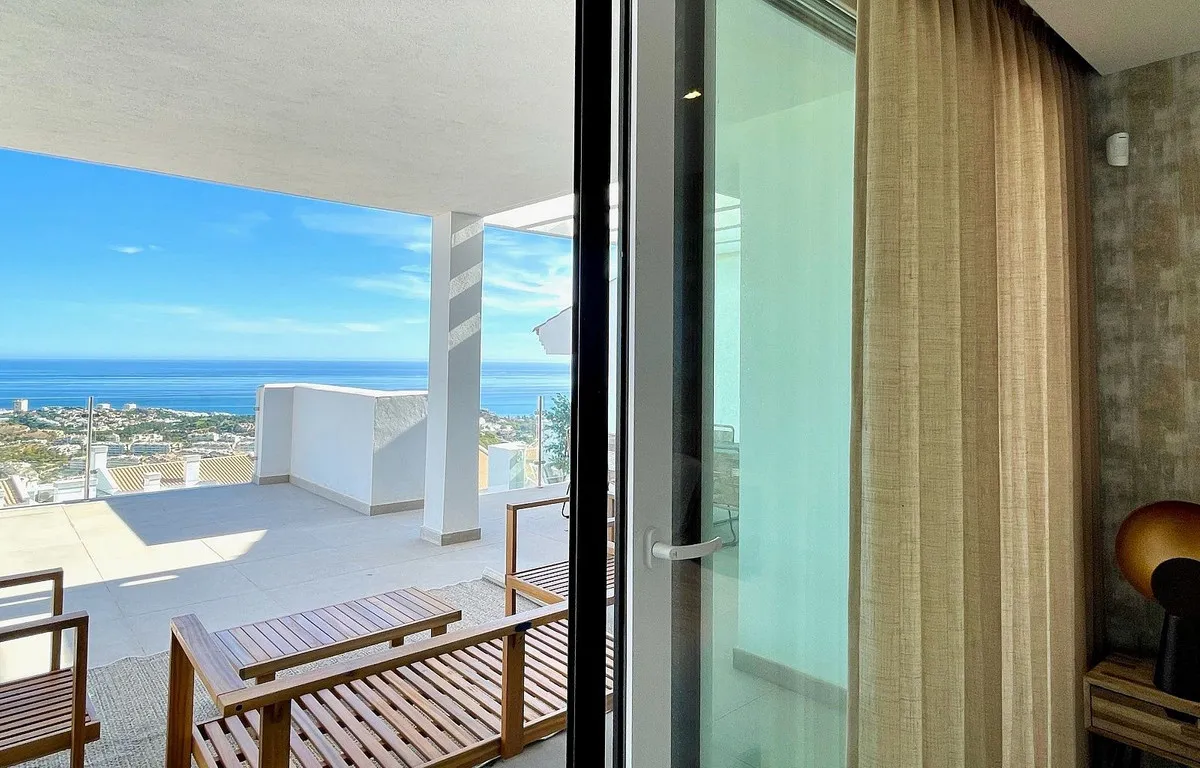 e049e3f9-c526-47a2-9896-896901e928cc