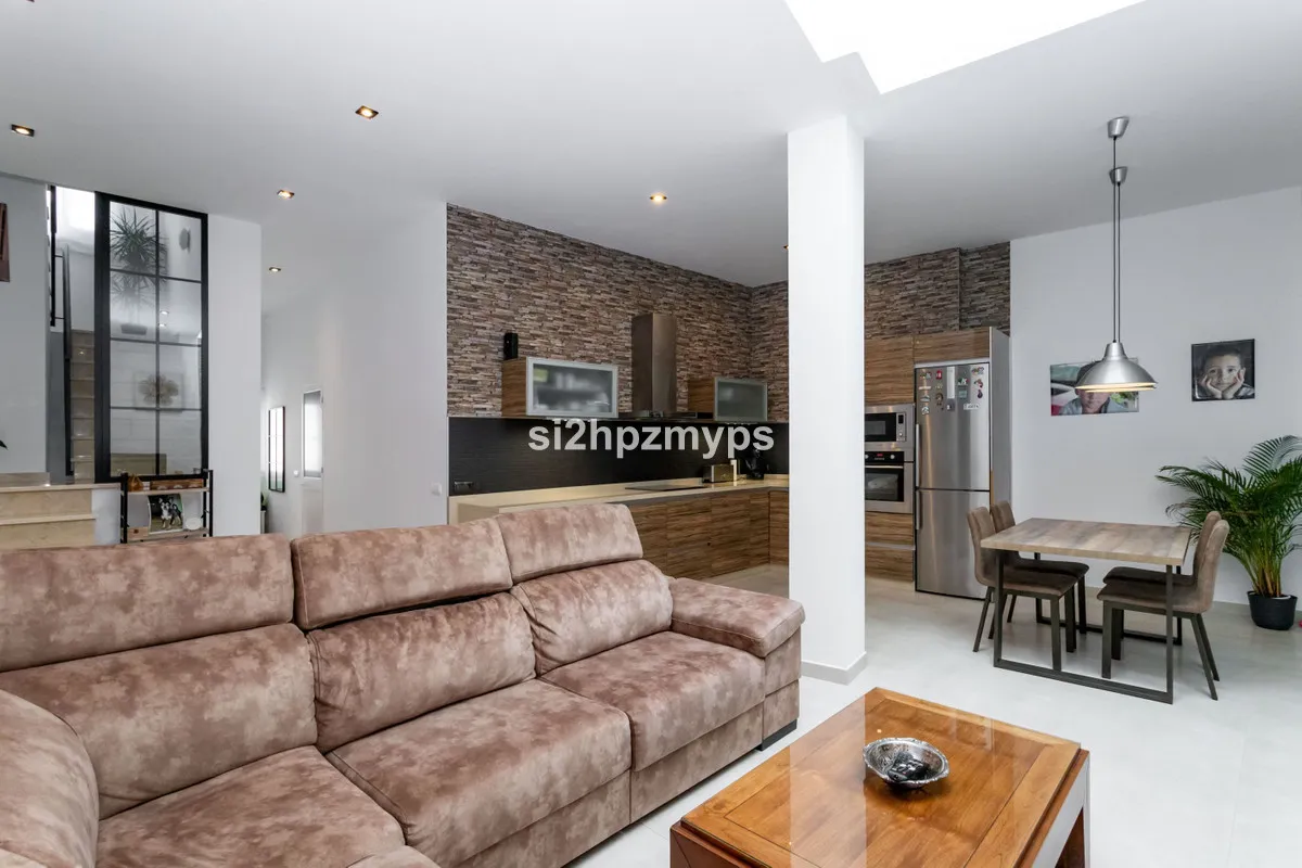 06b74b23-aca4-4749-a75e-79f5c16f11c3