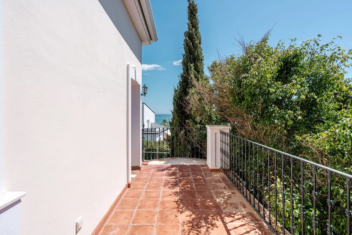 2d03b8c0-379a-48ab-a8bf-b4ae0e3214c2