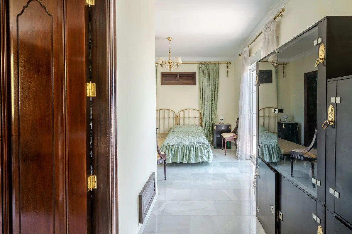 2f574918-6add-4c1a-a3c9-439a0951cf3e