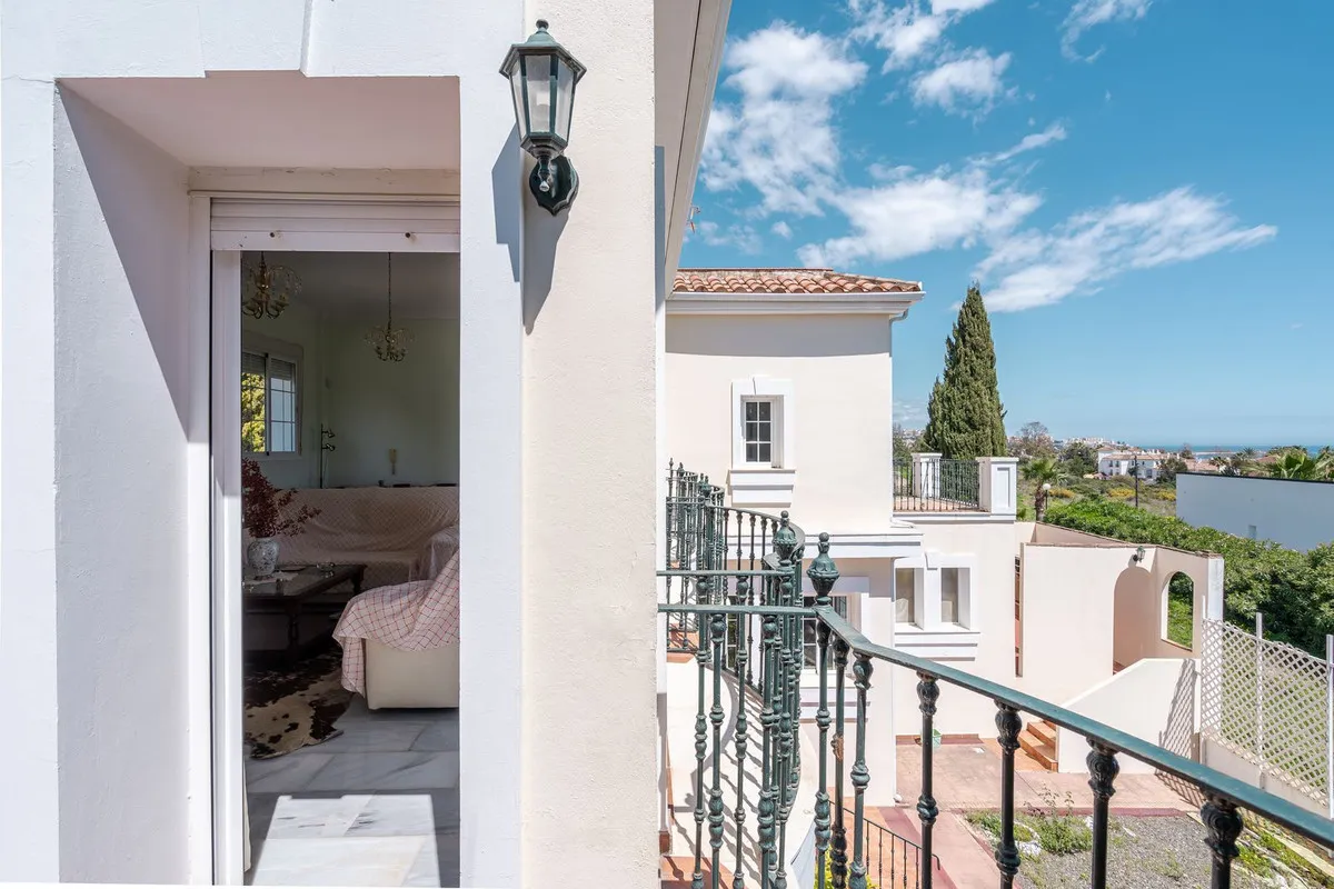 4e72bc94-8fde-4727-89d6-852f436856b7