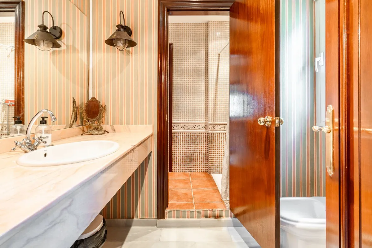 a6df51cf-4a52-4cd4-ba30-40c07ac74481