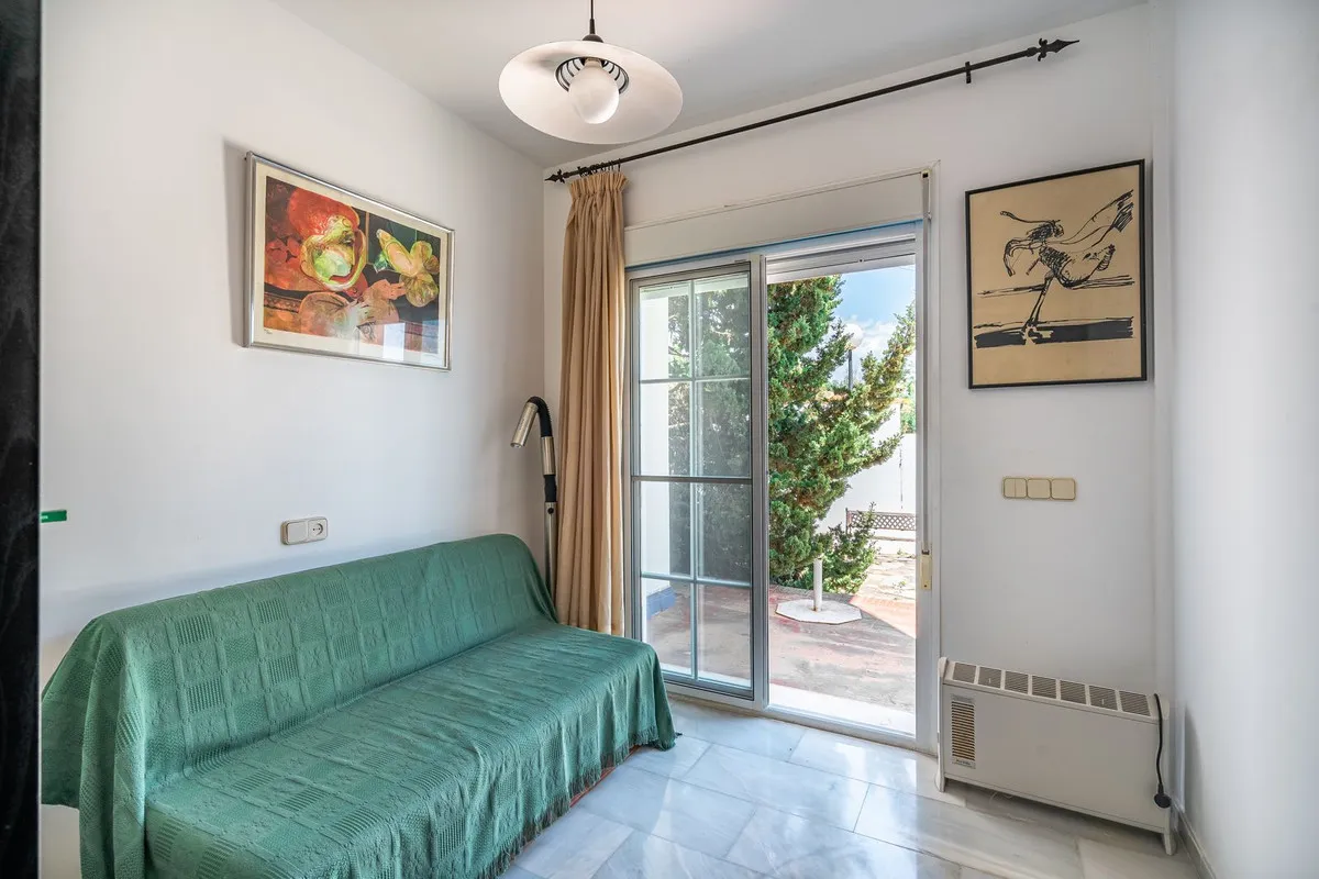 cb619e86-a3d9-4050-978b-81e7648bc63d