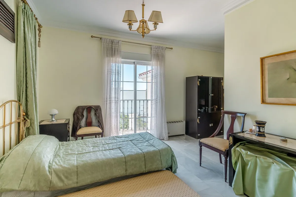 e70c4874-824c-4f1d-968b-77f49cc9335a