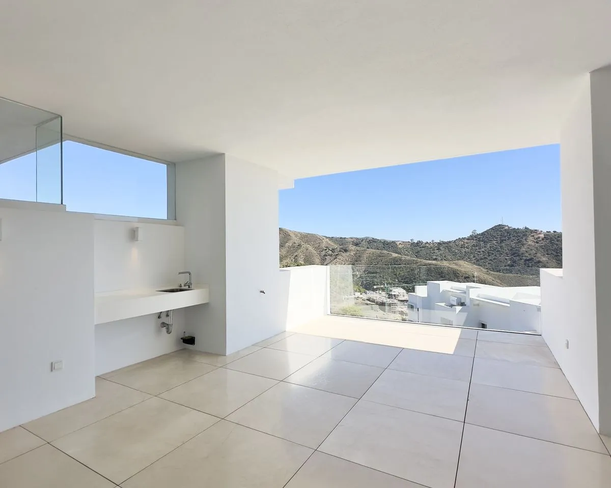 2f37926e-c0c5-42b8-9023-bf5d114b9b64