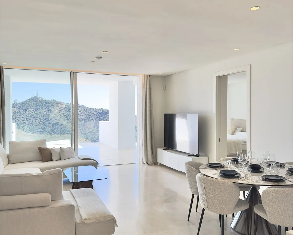 b6a31f30-b605-4d5b-b737-abed664051f8