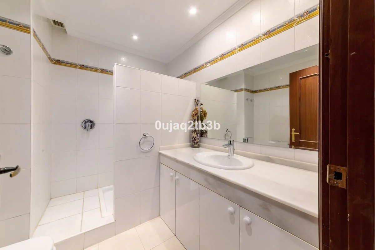 1b2ebe7e-a9af-48cc-9d99-3a7fa21e5cdf