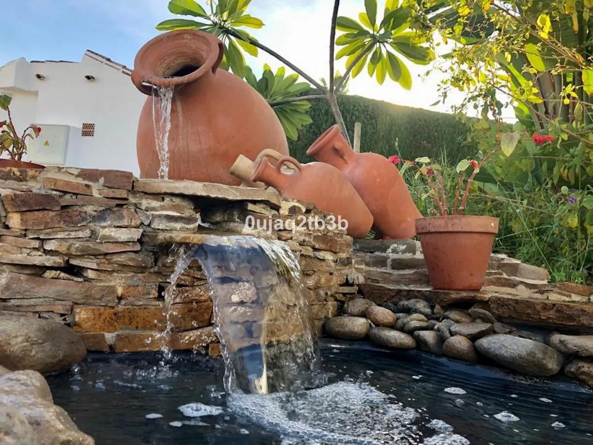 b13fc592-025b-4037-853c-55e15bd7ae58