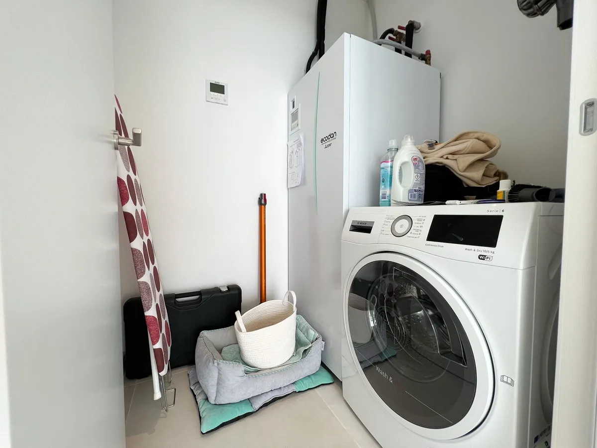 eb28a633-0a12-44ee-8b81-94040d5e122e