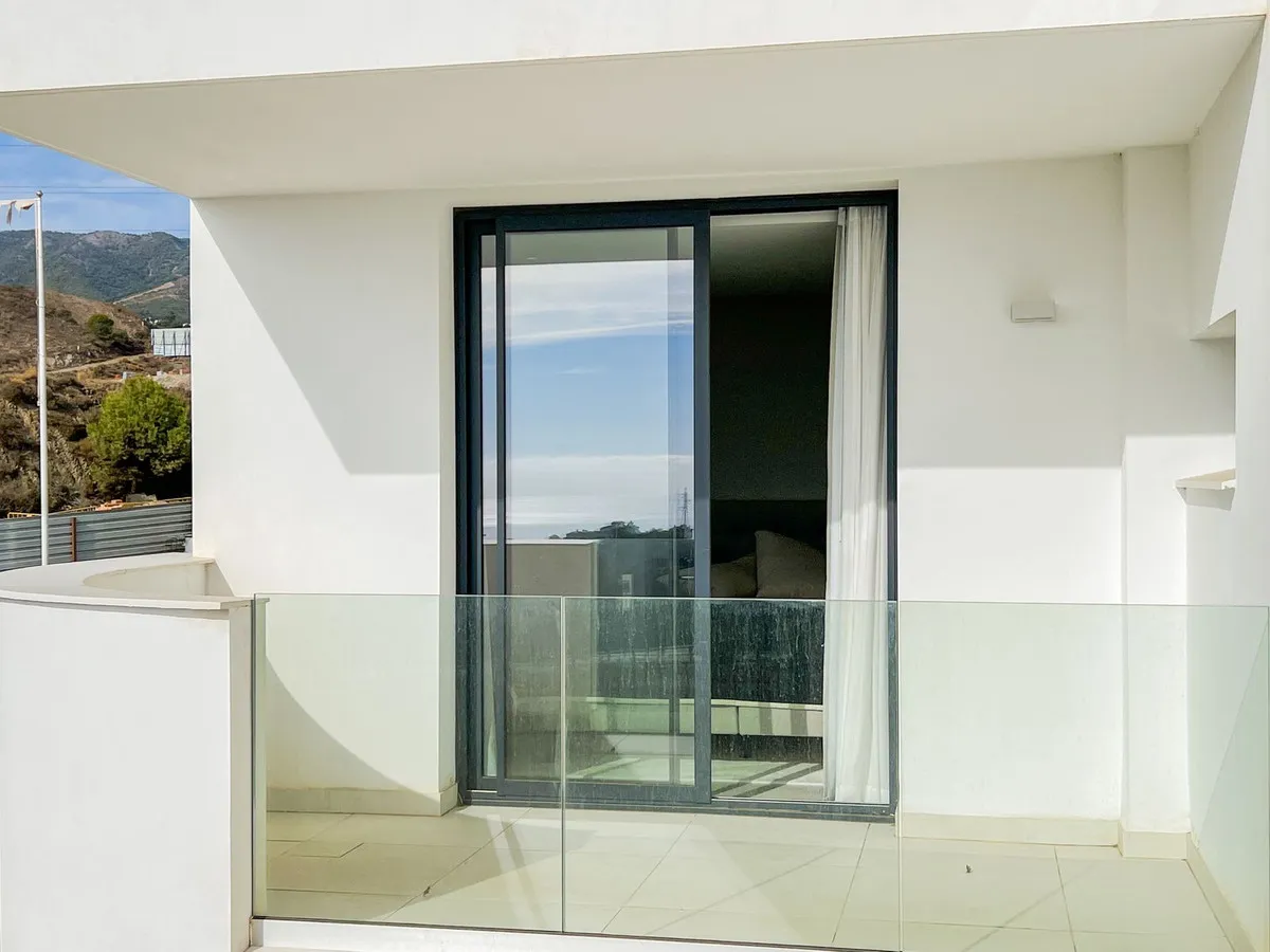 ec4b68f8-a3a0-4037-97c9-5a825583874c