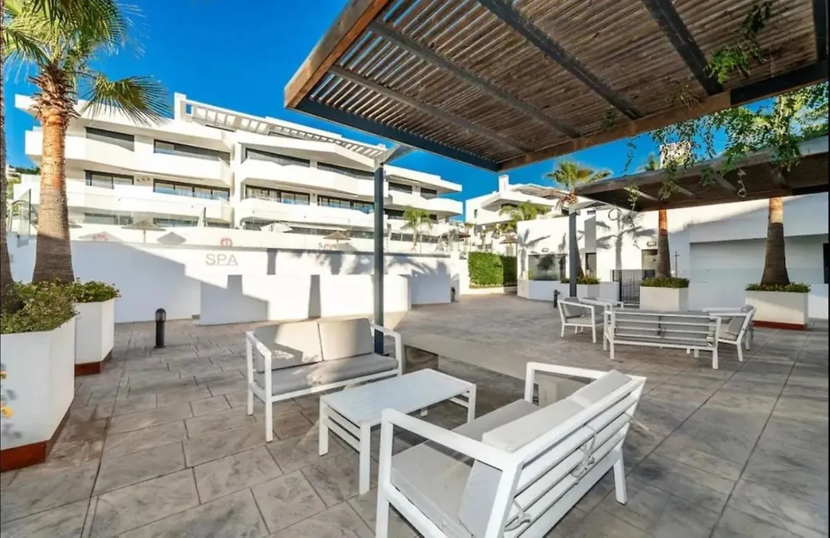 644c8dcd-fd8d-4f1f-9ba5-7e0fa9627557