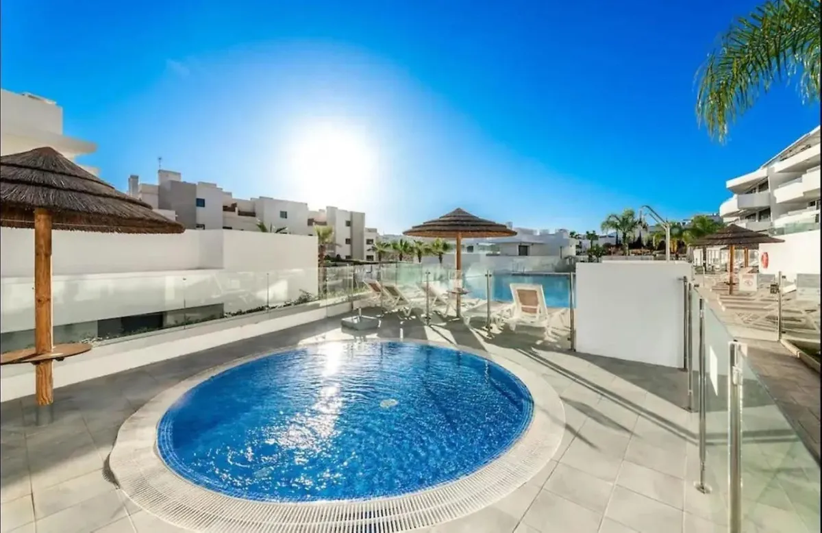 a12c38b7-79ae-4ece-88f4-dea7103fc0b2