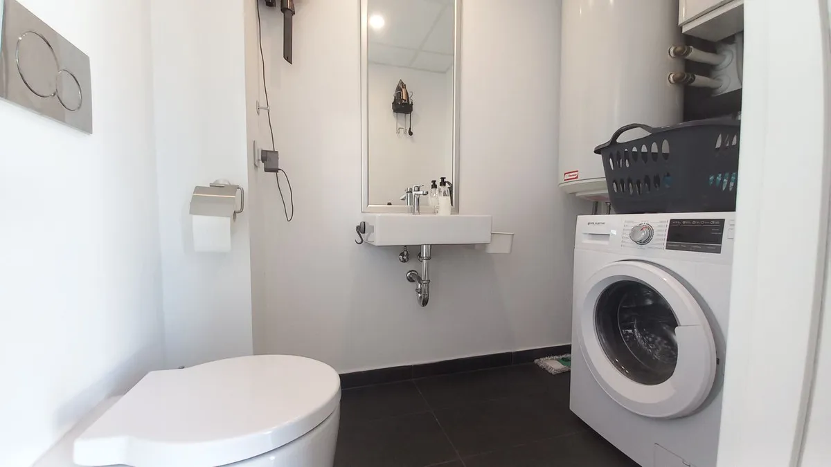 dc7ff642-452e-4518-a324-e41ef038941b