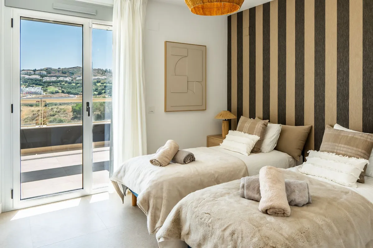 50b72092-65d0-47ee-bca7-ff2fe64fdfb9