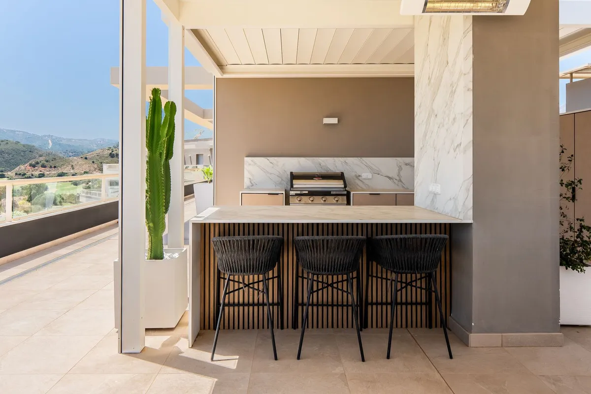 dfb949aa-8bcd-4cff-9eed-046060168a75