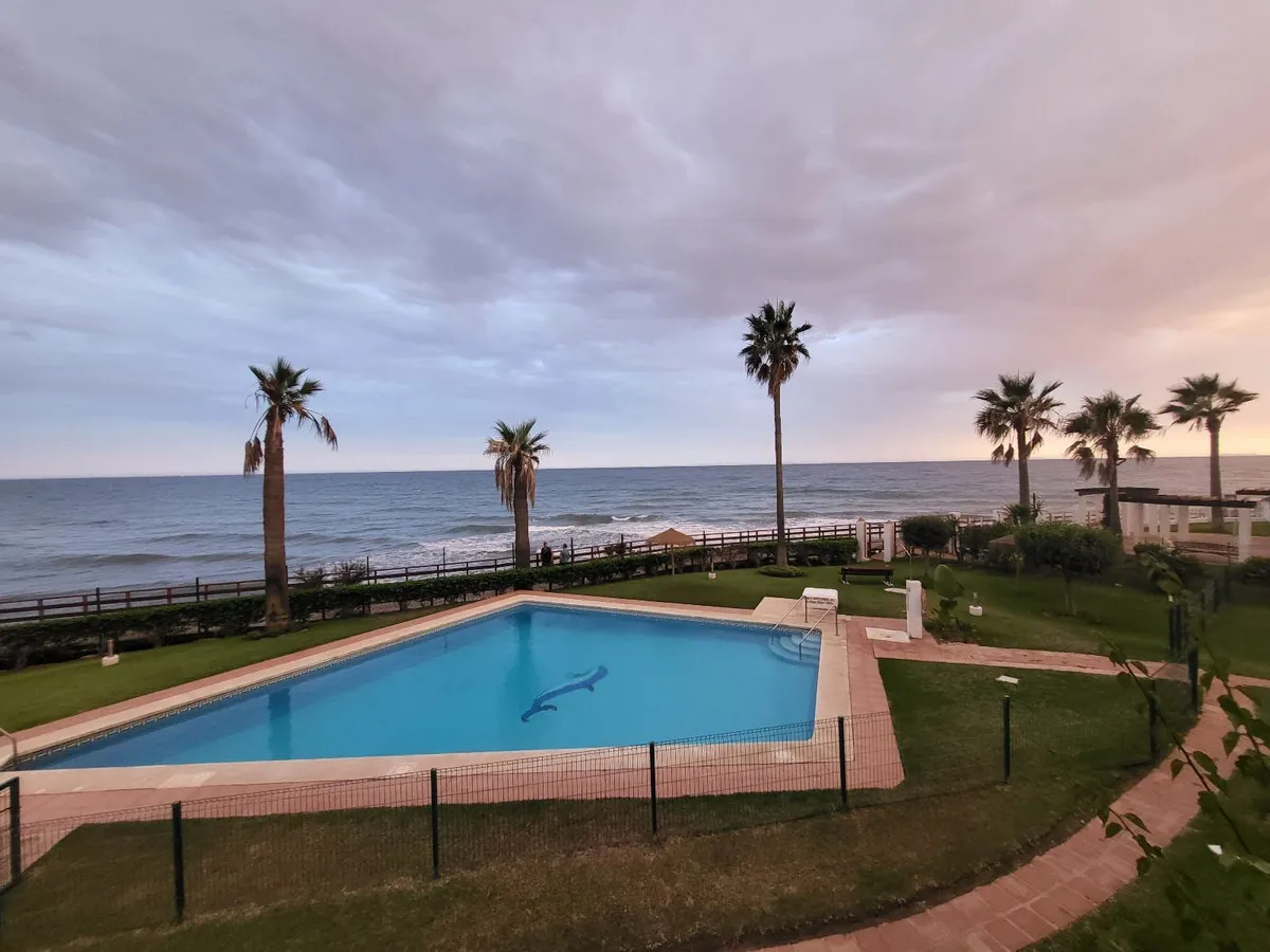 4ce6f99d-36b7-4942-95d8-d7e80bbb3c28