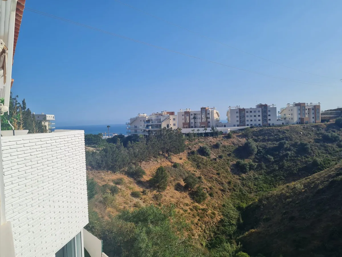 8c101403-1396-4b1d-a15a-9c61abd06455