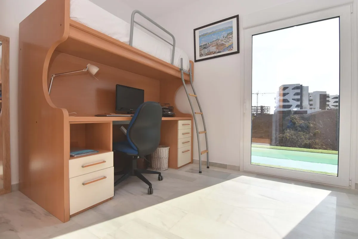 9691bce9-f631-4277-b34d-f6fc95512525