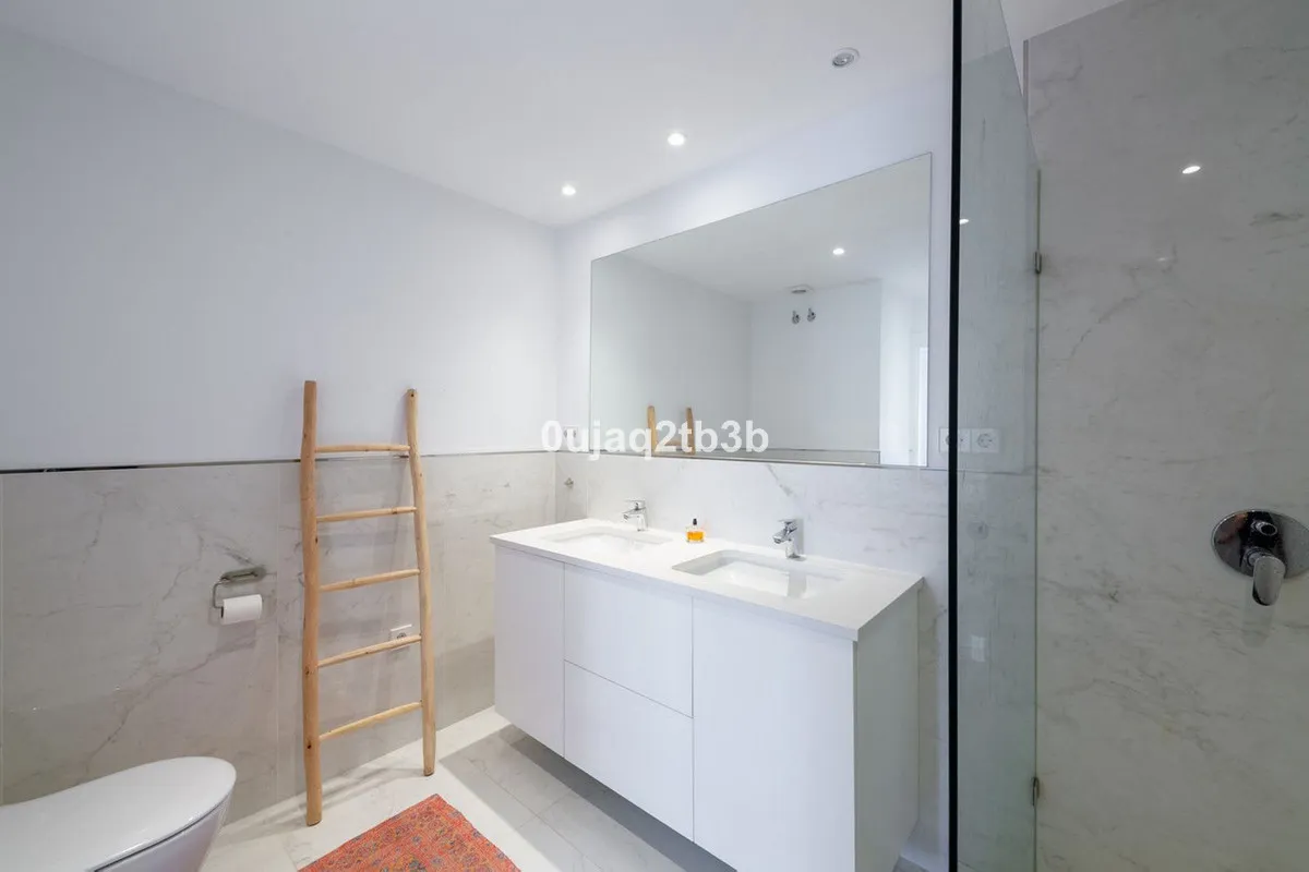 2f88017f-7b5d-489c-a90b-1f4cb9bb6600