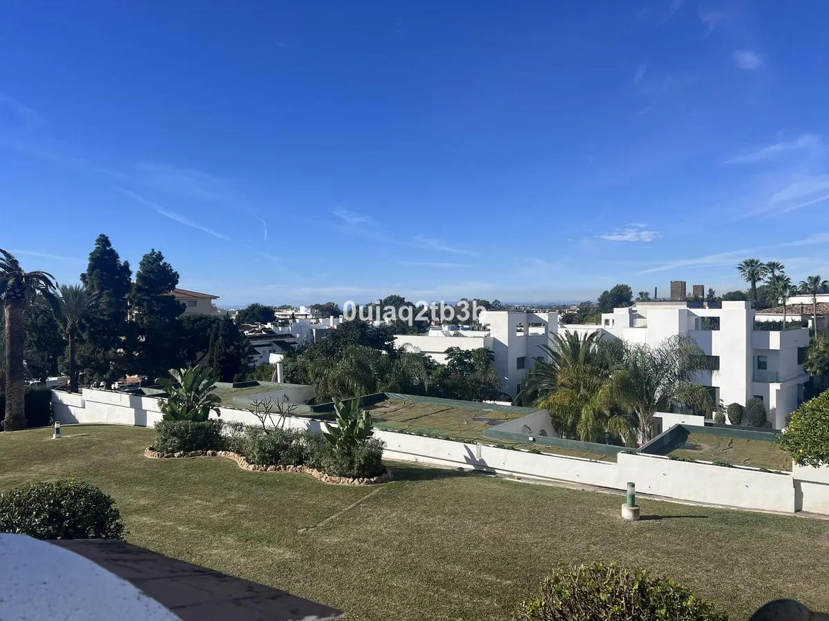 ec935f62-b988-4979-ab5f-110e2a28fc30