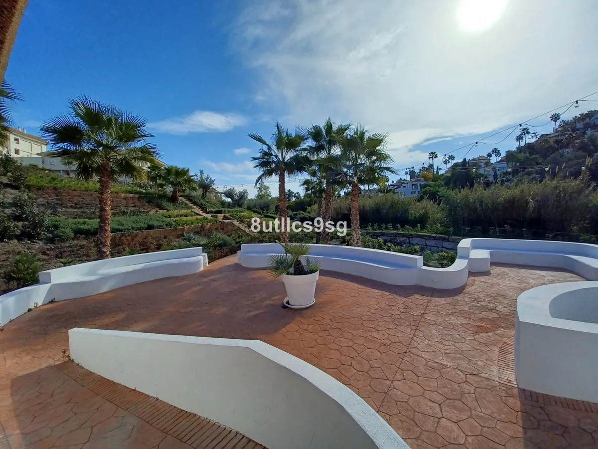 9b56f4d4-d1b6-4c2e-9a33-5fb4099d7555