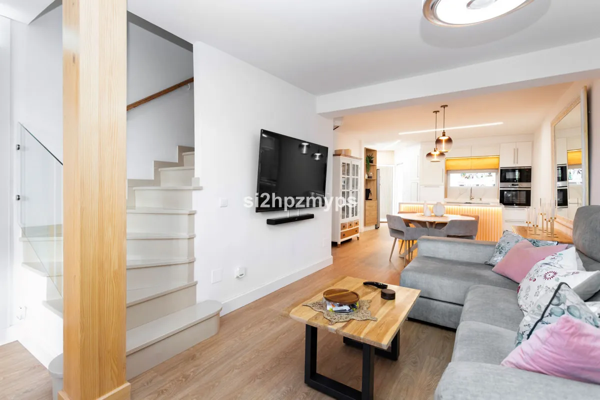 d90564b3-dded-49b3-9835-75b8f2960dae