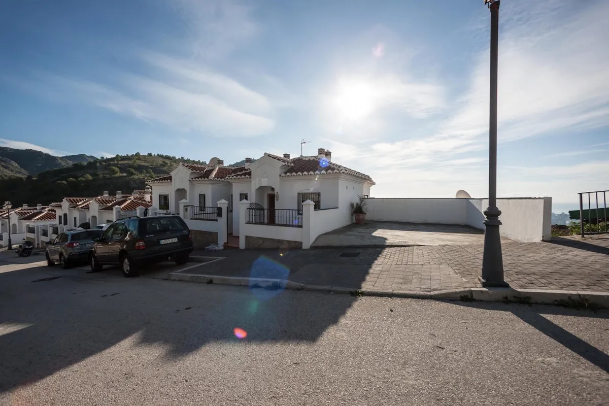 79fe7f4d-7071-42c7-a9ed-fb6b610d1286