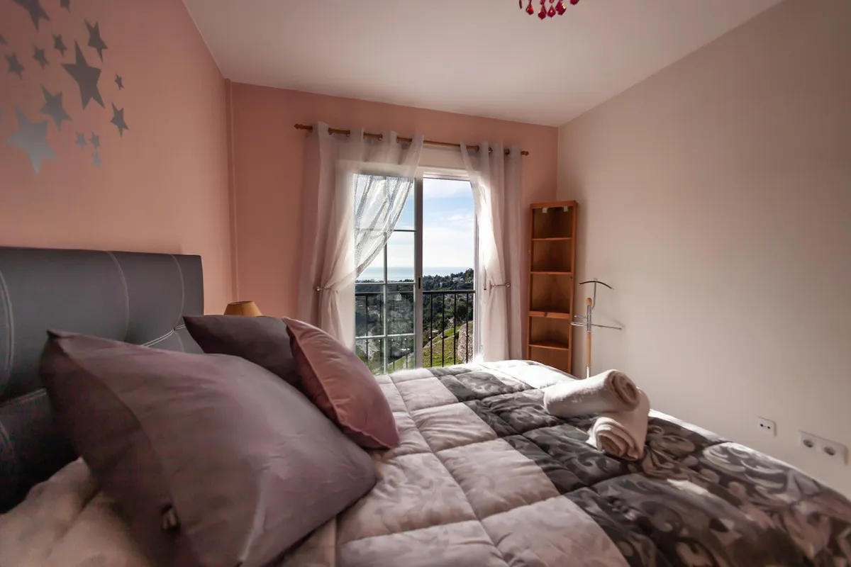 c1750fd3-20cc-471e-95a7-d25749b24ea5