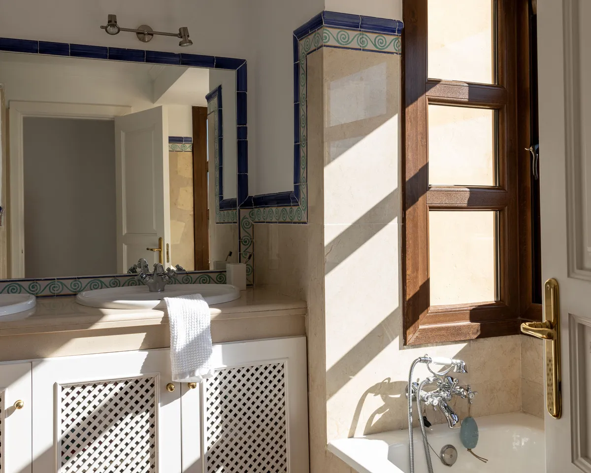 8a4466a3-b464-496f-9bec-f7ae3c851289