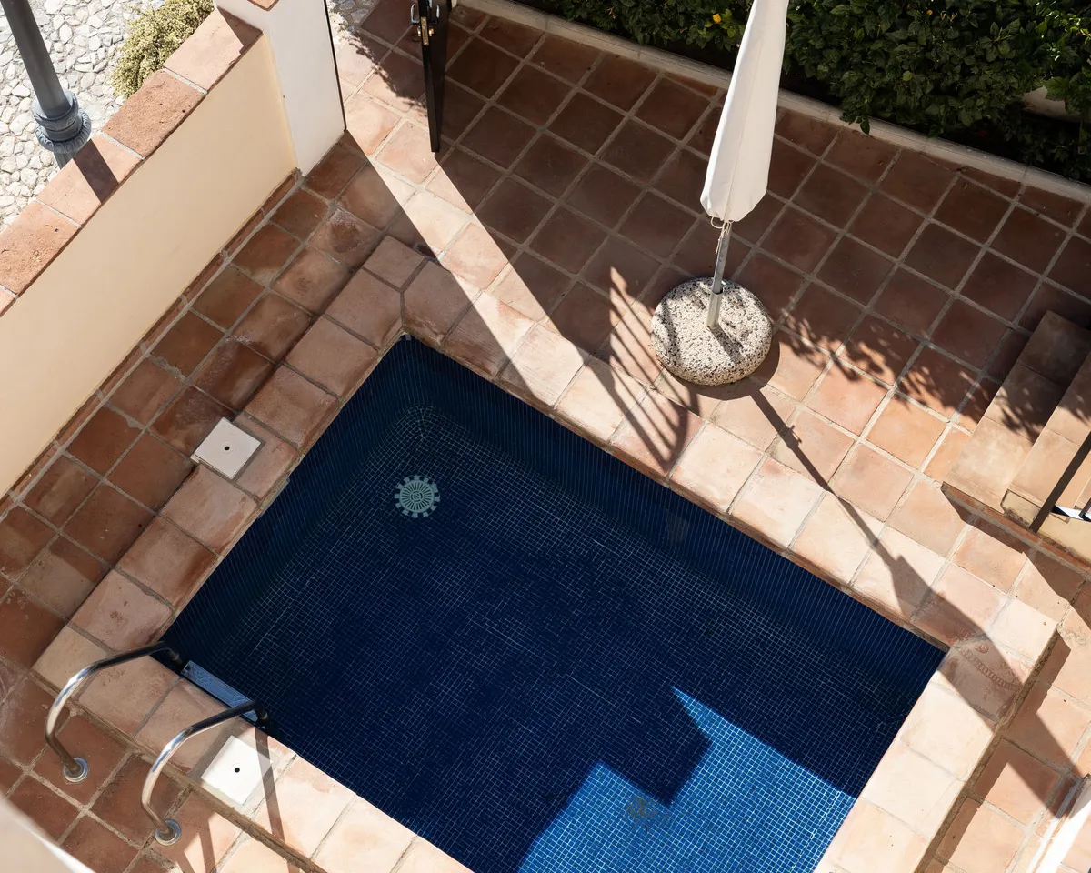 8fd71904-2a06-4374-b5a4-aab7879b62af