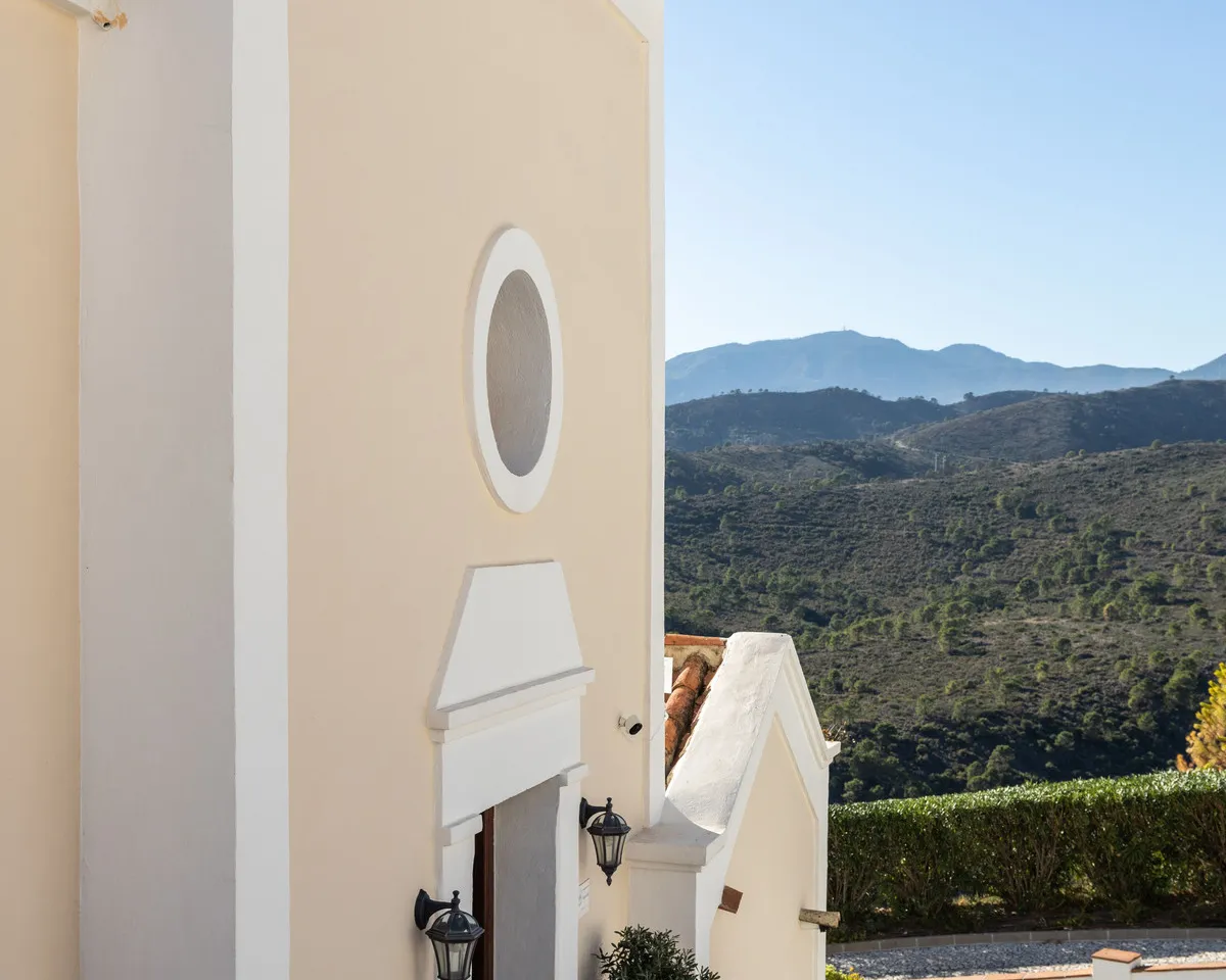 c4c4c25e-d0e6-4895-8016-d0a44a04849b