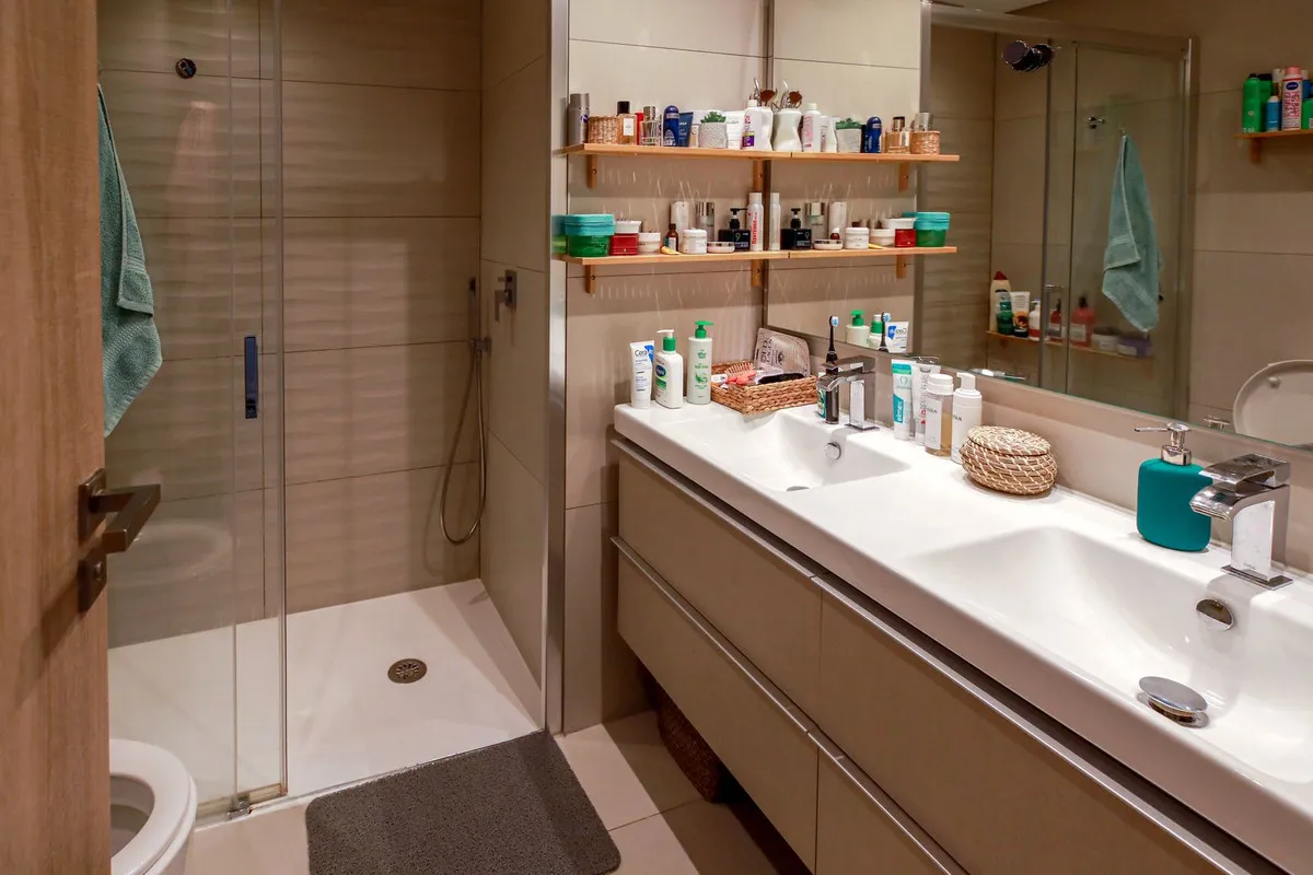 373b4b1d-6199-42ee-b215-2d6c321a74c4