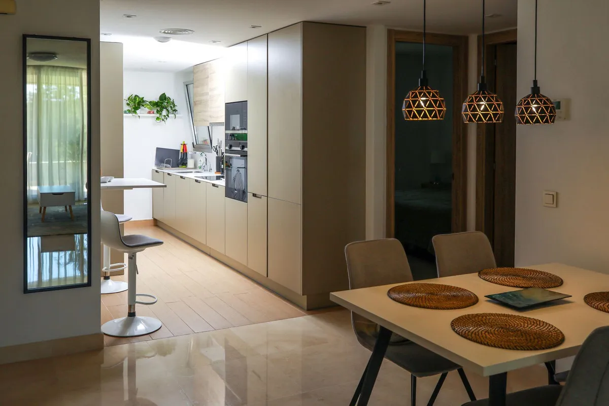 aeea75d1-3d5f-4a2a-a166-965cbfcc07ee