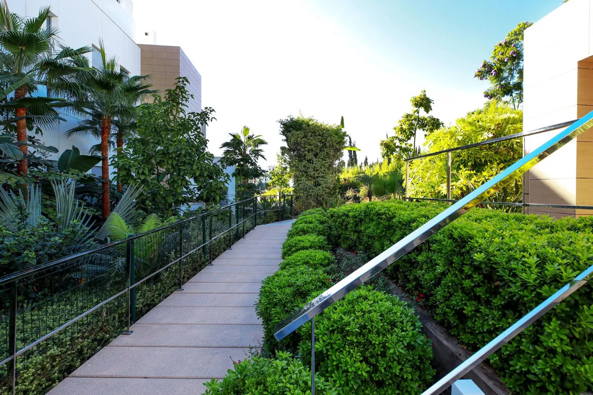 c9814f3d-deb8-426c-a9a5-94243b061f8d