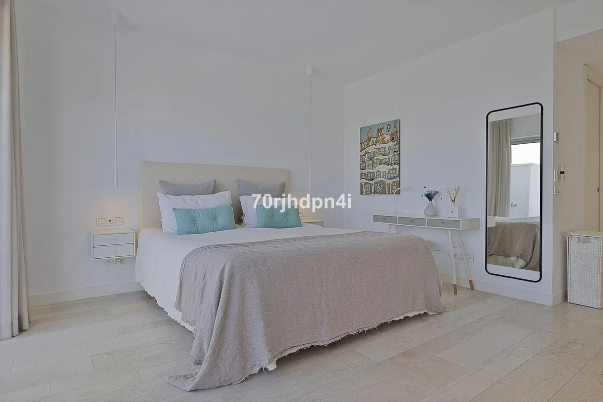 1e2a5a16-b90d-4912-8ea2-c9cc78e8a8c3