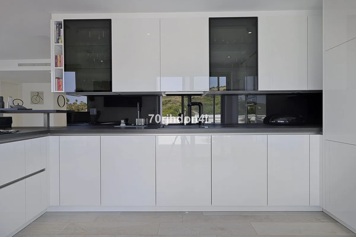 72603d00-2364-4728-88b4-0081567b29f9