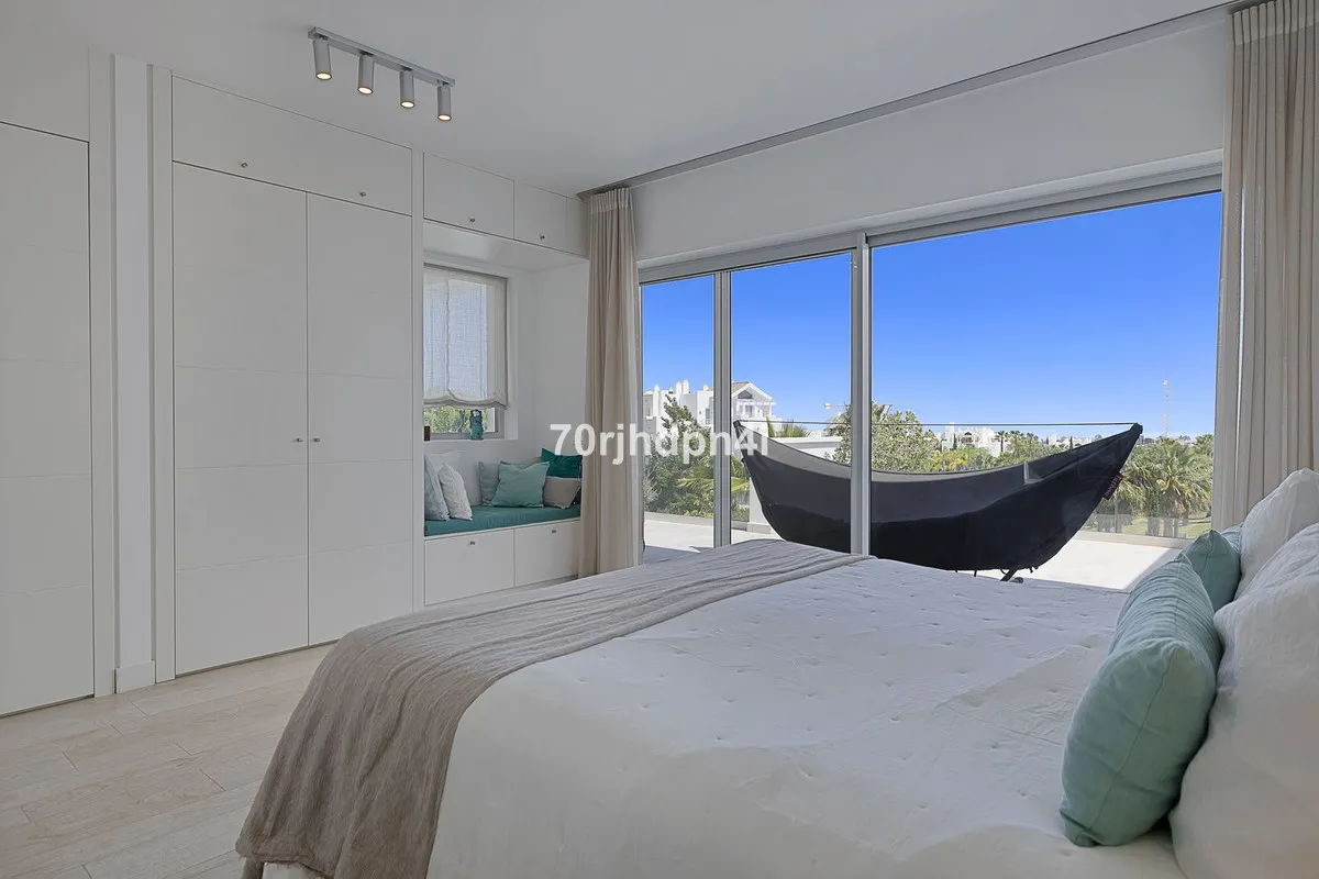 a47c09ad-6ab0-41cd-823d-f2e162f5a851