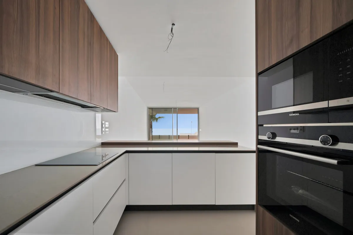 bda747dd-8e25-443d-9ec1-d91a92144ada