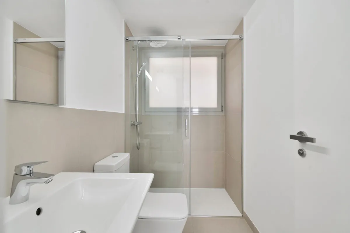 d9e84127-258e-4622-933e-adf16da1c448