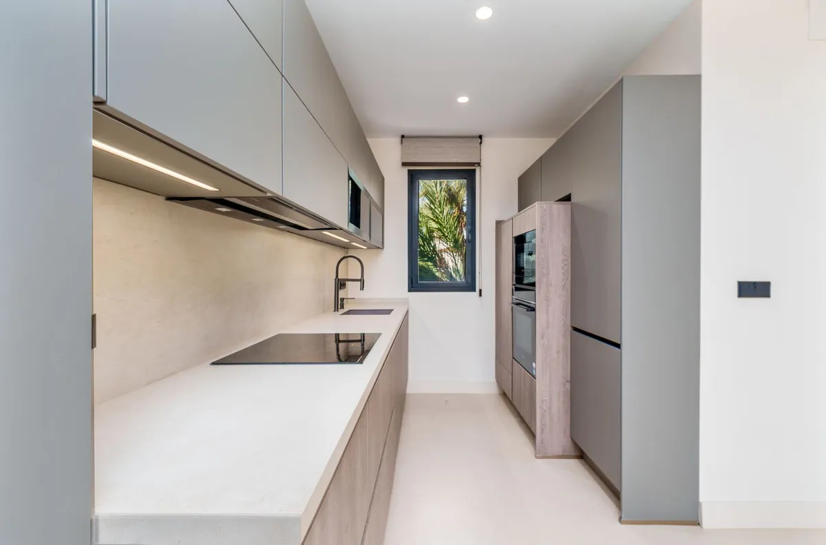 09a7e850-8e4b-40fa-9a53-6a32205fec88