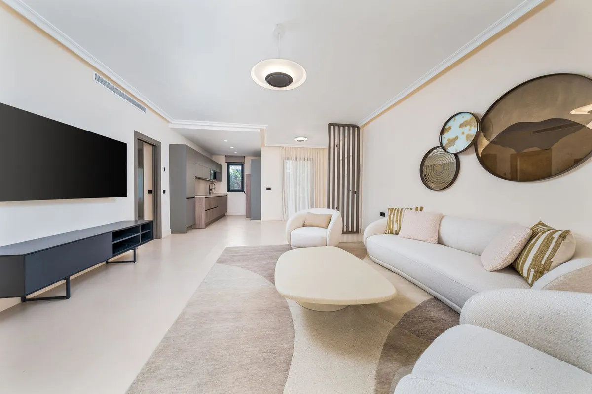 61ac5a5d-07ed-468e-b1af-145d1c634bf1