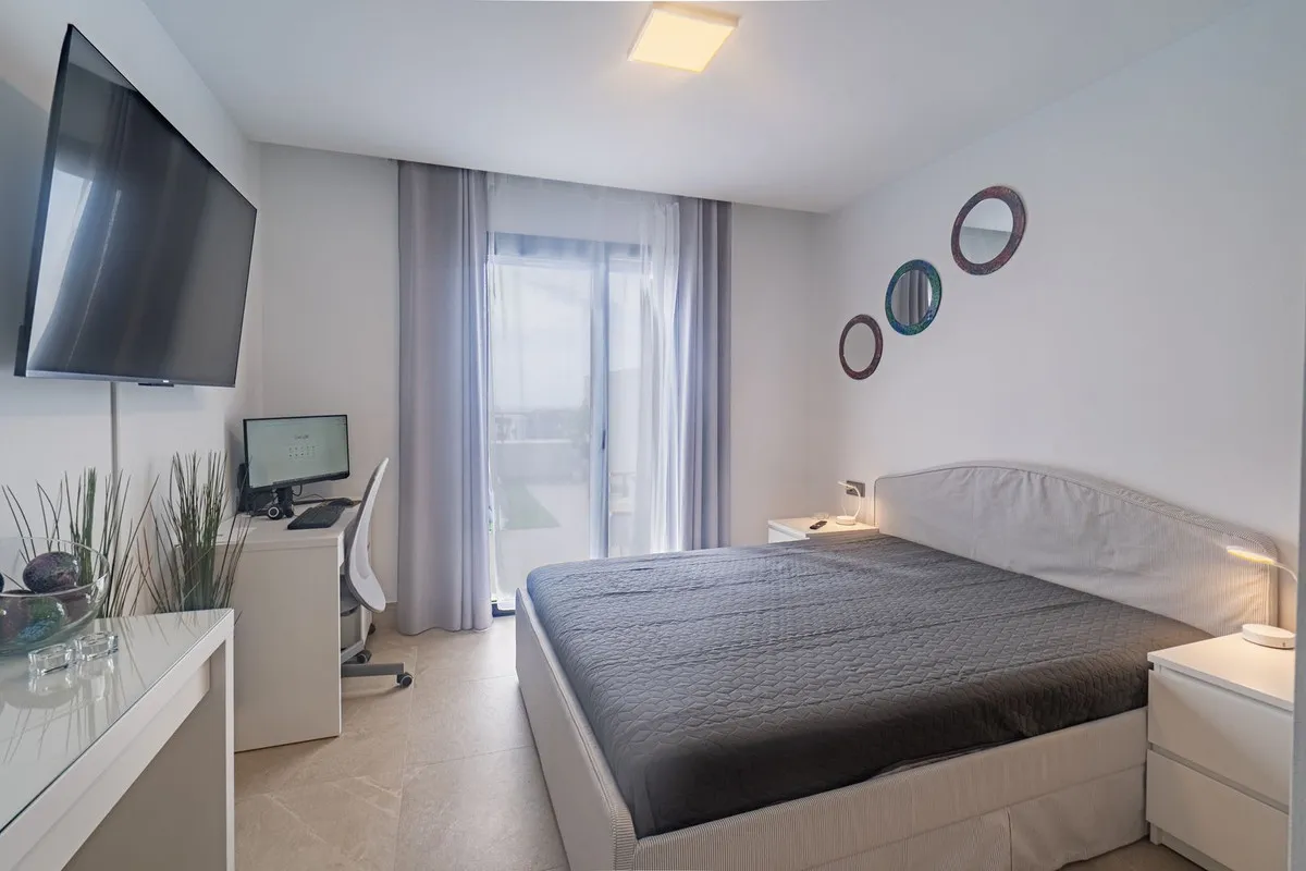 6d7cc4d9-f40f-4d48-a8b4-4706d61f8ede