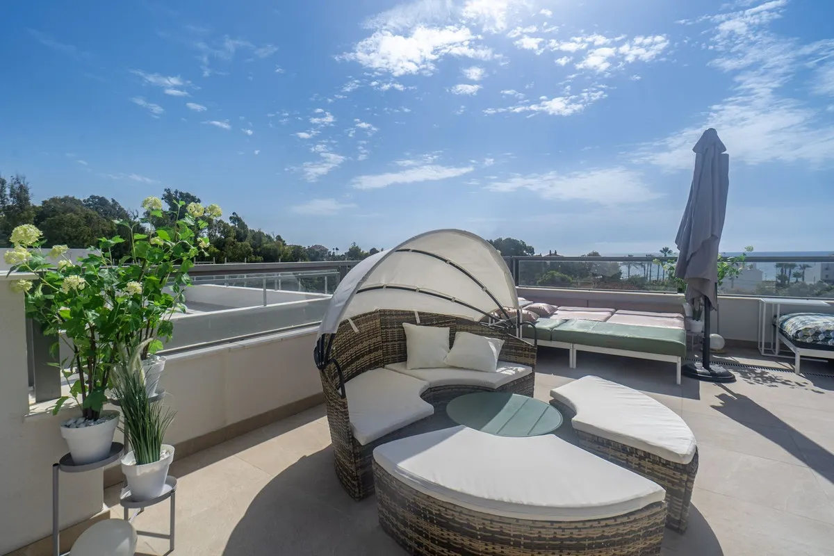 cd9d9a00-5b35-41c0-b50b-cf4b31ccdbd0