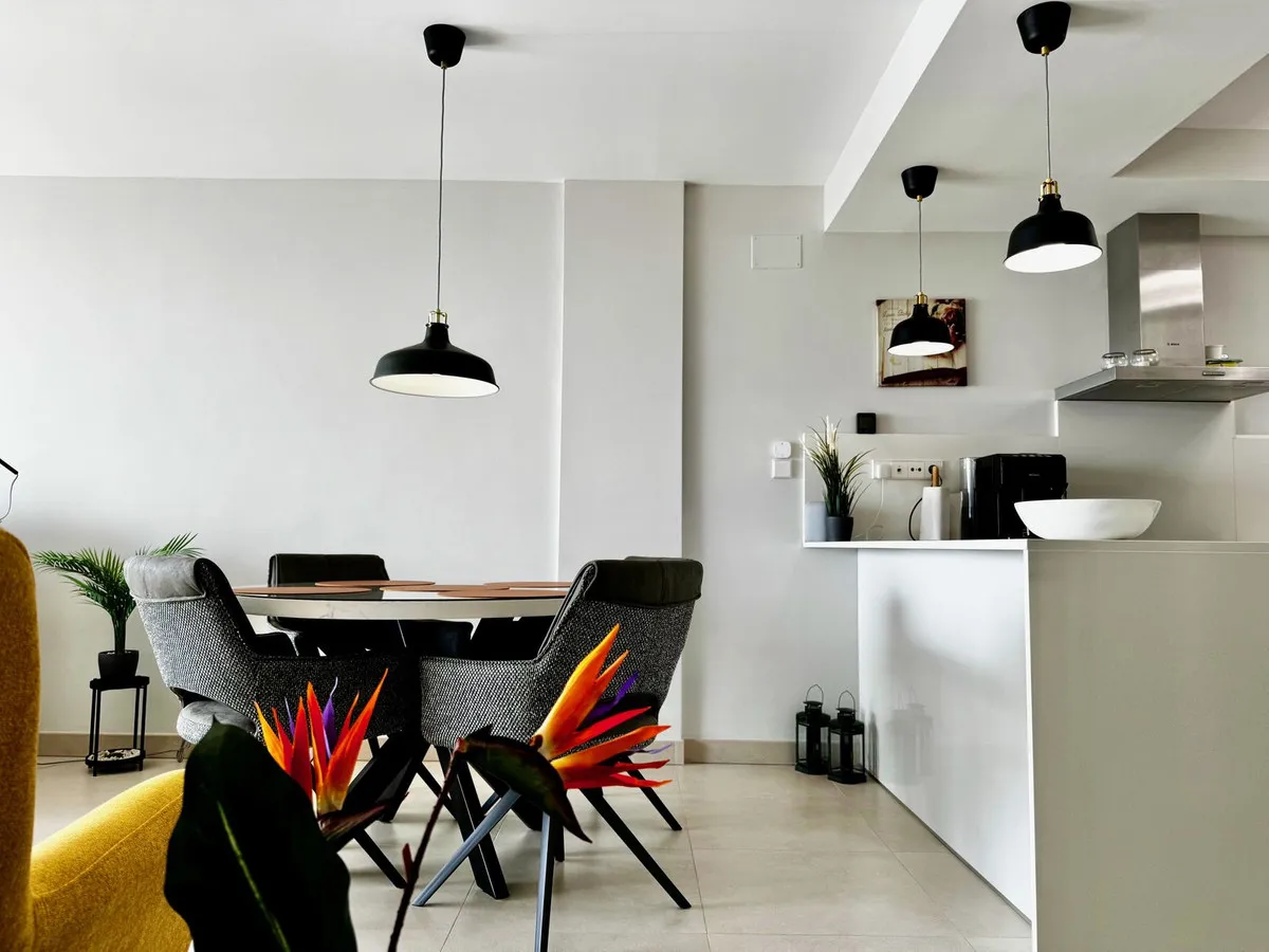 17ac696b-1b01-4a0a-8836-805d7bb09b37